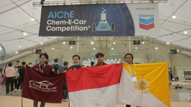 Tim Reactics Chem-E-Car Universitas Gadjah Mada