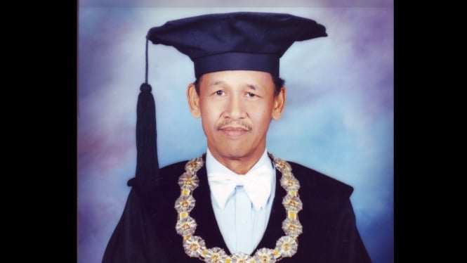 Almarhum Prof Dr Ichlasul Amal