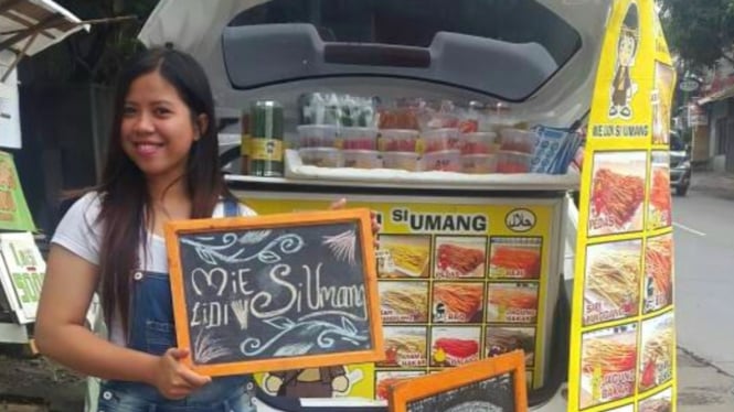 Mie Lidi Si Umang yang laris di pasar camilan