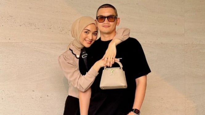 Artis Rezky Aditya dan istri Citra Kirana