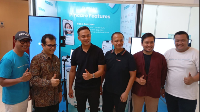 Tim startup bernama Pincare