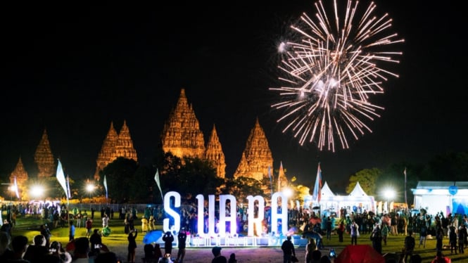 Malam Tahun Baru di Candi Prambanan