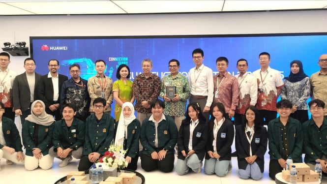 Pemenang Huawei National ICT Competition 2024 - 2025