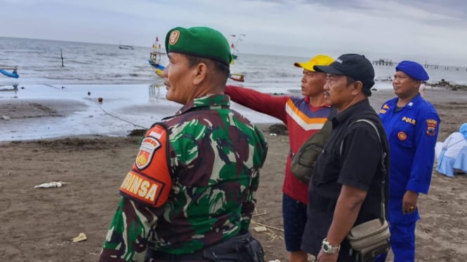 TIM Gabungan di Pantai Widuri Pemalang