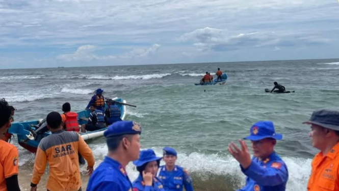 Pencarian korban hanyut di Pantai Drini