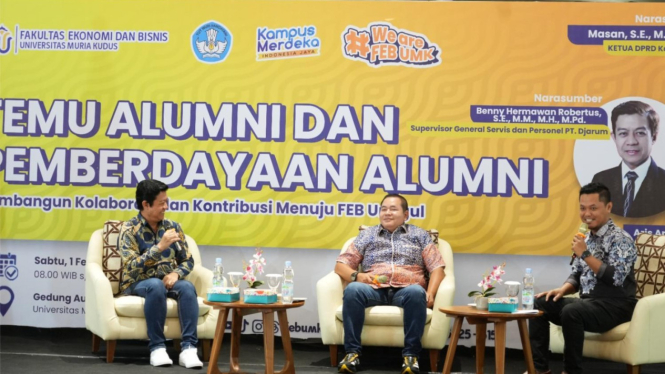 Ketua DPRD Kudus Masan yang juga alumni FEB UMK hadir dalam acara.