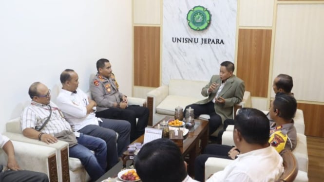 Rombongan Kapolres Jepara kunjungi Rektor Unisnu