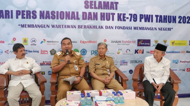 Kadiskominfo, Ketua PWI Jateng dan Bupati Blora hadiri syukuran HPN.