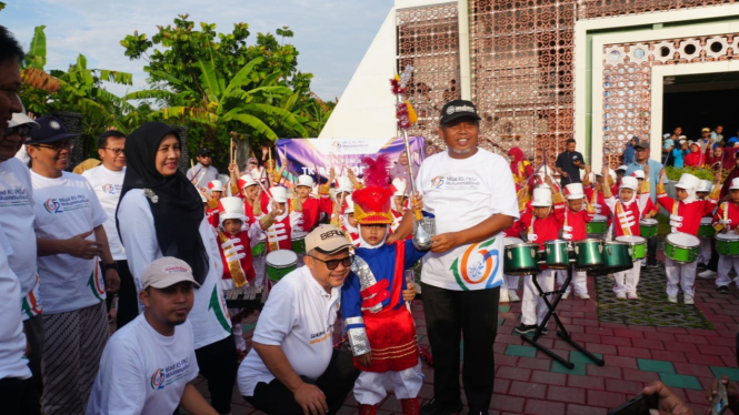 Abdul Mu’ti disambut atraksi drumband siswa TK ABA Godegan Yogyakarta