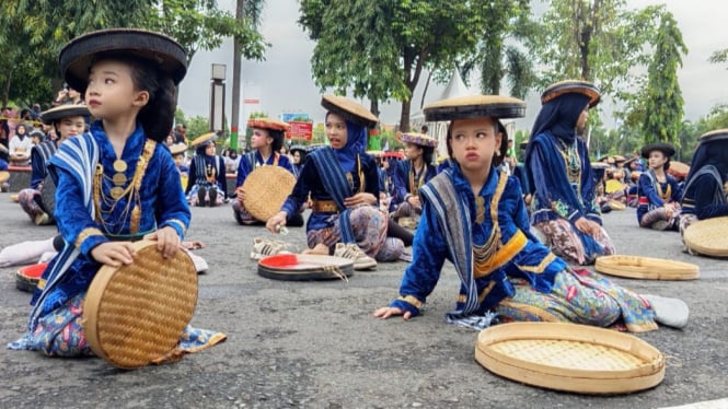 Ribuan penari Tari Kretek Kudus pecahkan rekor MURI