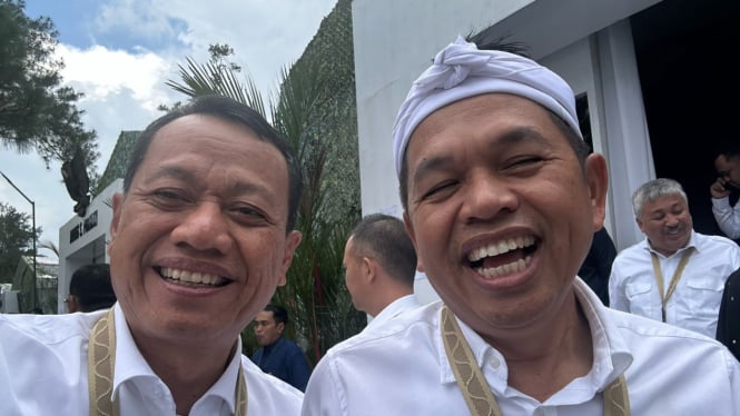 Bupati Samani foto bersama Gubernur Jabar