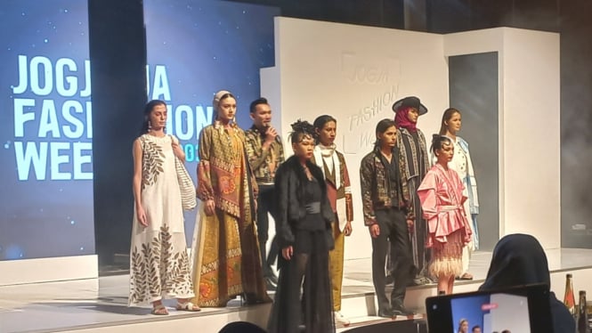 Peragaan Busana menyongsong Jogja Fashion Week 2025