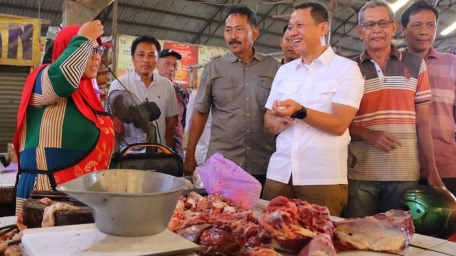 Bupati Samani mengunjungi Pasar Bitingan Kudus