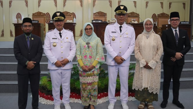 Wali Kota Hasto Wardoyo bersama anggota DPRD Kota Yogyakarta.