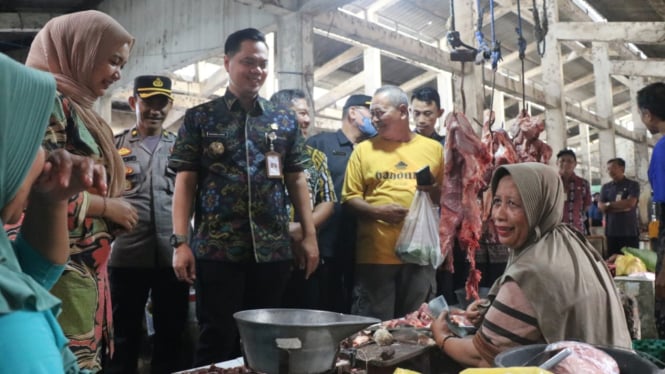 Bupati Witiarso Utomo mendatangi sejumlah pasar di Jepara.