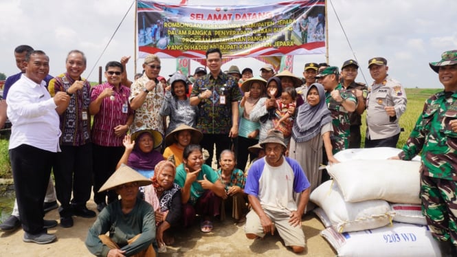 Bupati Witiarso membaur bersama petani Welahan Jepara