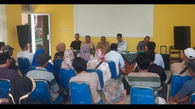 Warga geruduk kantor kecamatan Pangkah, Kabupaten Tegal