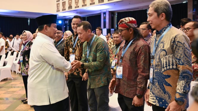 Bupati Kudus Samani Intakoris dianugerahi Presiden Prabowo