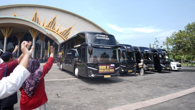 Pelepasan bus mudik gratis Universitas Muhammadiyah Yogyakarta