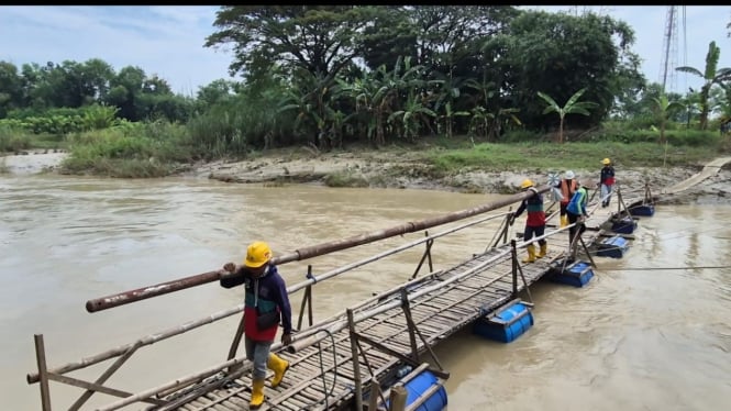 PLN Grobogan perbaiki listrik Desa Baturagung