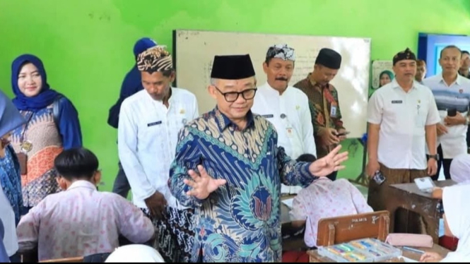 Mendidasmen Abdul Mu’ti kunjungi SD Aisyah Multilingual Kudus