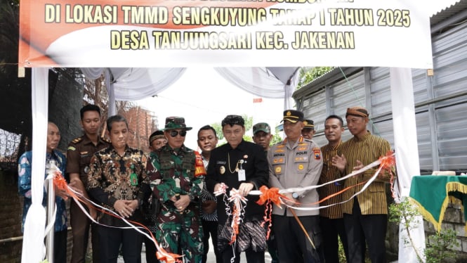 Peresmian jalan beton pungkasi TMMD Kodim Pati