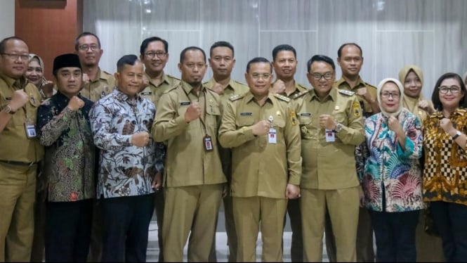 Direktur RSUD Pati Rini Susilowati (jibab batik) siap benahi SDM