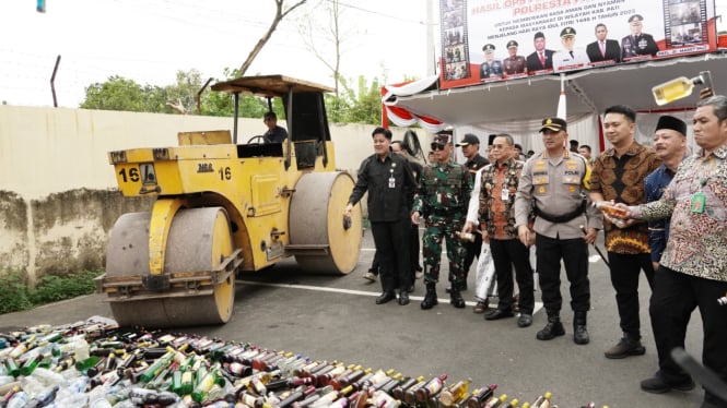 Ribuan botol miras dimusnahkan hasil operasi pekat Polres Pati