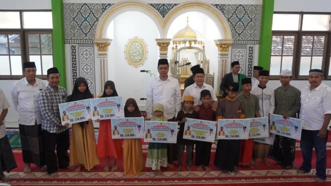 Bupati Witiarso saat safari Ramadan di sebuah masjid di Karimunjawa