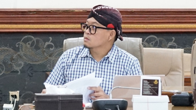 Dr Raden Stevanus