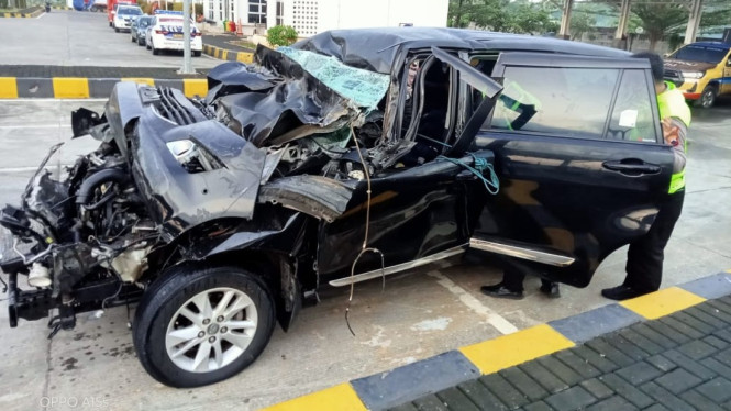 Mobil DPR RI Alamudin Dimyati Rois yang kecelakaan