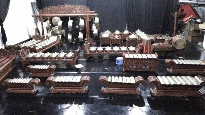 Gamelan sebagai dasar eksperimental musik