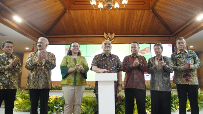 KGPAA Pakualam X meluncurkan Jogja Digdaya