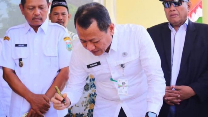 Bupati Samani resmikan LKD Desa Bulung Kulon dibiayai Dana Desa
