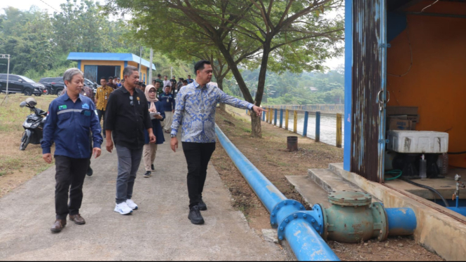 Bupati Witiarso bersama anggota DPRD tinjau embung Bapangan