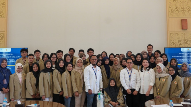 Mahasiswa UGM penerima program beasiswa dan bantuan Laptop