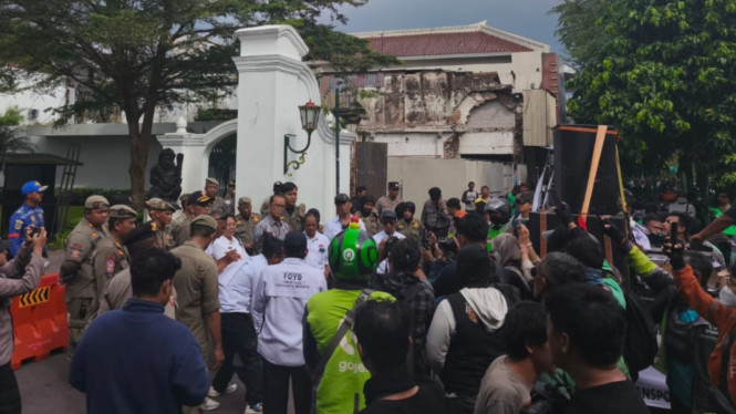 Aksi para driver Ojol di Kantor Gubernur D Yogyakarta