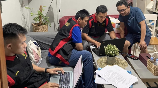 Kejari Karanganyar geledah rumah di Bandung