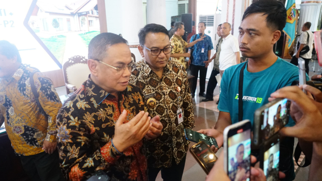 Bupati Sudewo gelontorkan ratusan miliar perbaiki jalan rusak di Pati