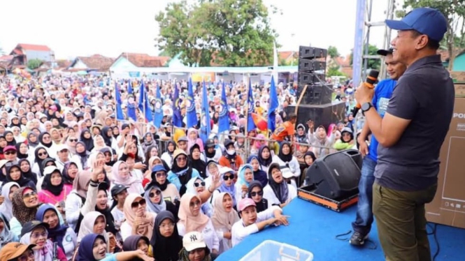 Senam bersama HUT Ke-32 FSP RTMM SPSI di Lapangan Rendeng Kudus