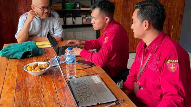 Mantan Dirut PT Mam Energindo, AA, saat diamankan oleh tim Kejaksaan
