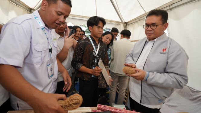 Produk tekstil dari limbah kolang-kaling