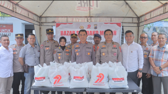 Bazar murah Polres Pemalang di Alun Alun