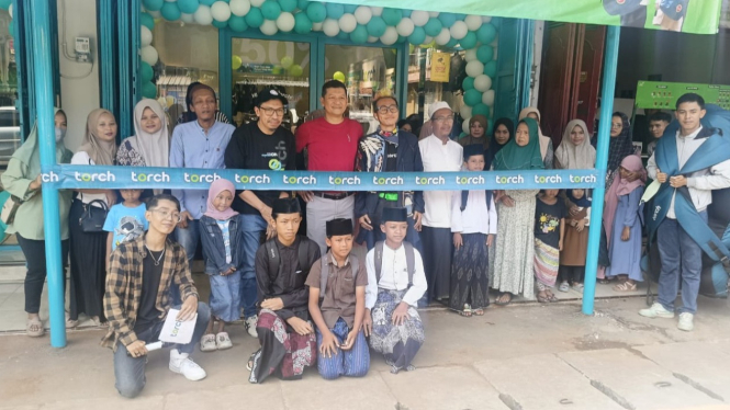 Pembukaan gerai Torch di Pekalongan
