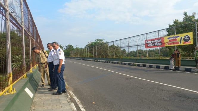 Rencana pemasangan LPJU jembatan layang Ngelo Sentolo