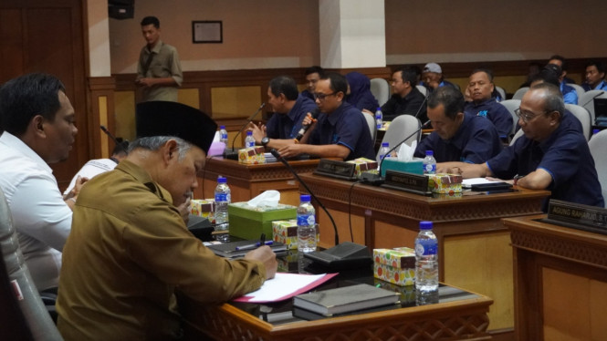 Direksi dan Karyawan PT SAK mengadu ke Dewan