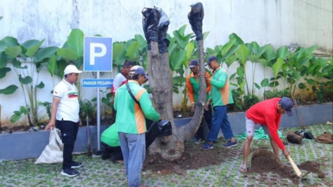 Penanaman pohon simbol komitmen Pemkab Kudus menciptakan ruang hijau.