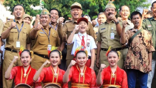 Bupati Samani memotivasi para guru di SMP 1 Kudus