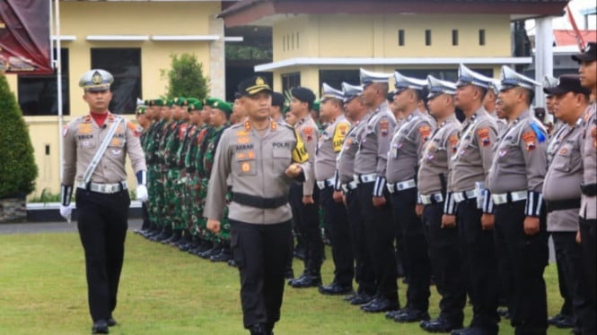 Kapolres Wonosobo mengecek pasukan gabungan