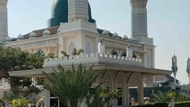 Masjid Agung Madaniyah Karanganyar